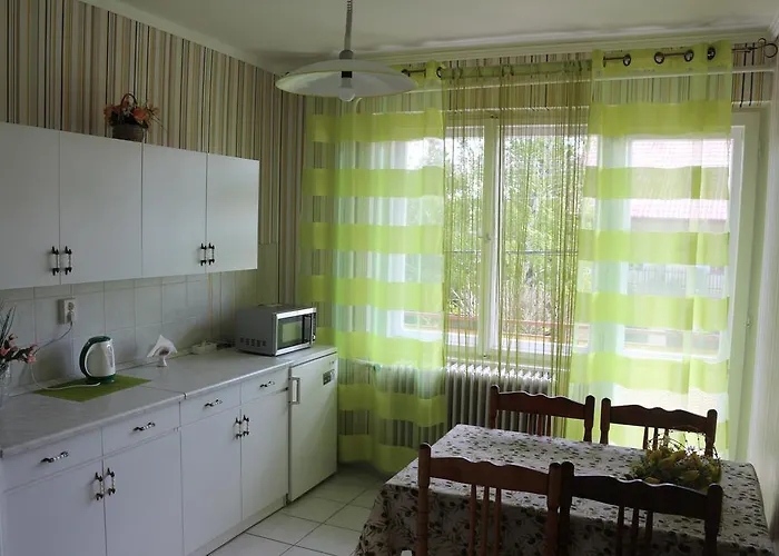 Altan Apartament *